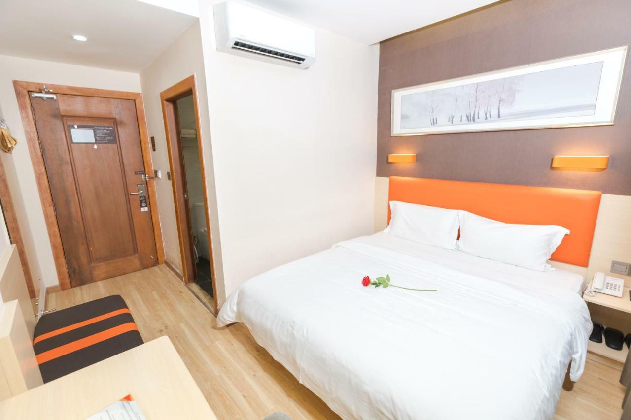 7 Days Premium Hotel Phnom Penh Extérieur photo