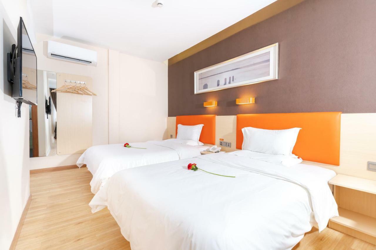 7 Days Premium Hotel Phnom Penh Extérieur photo