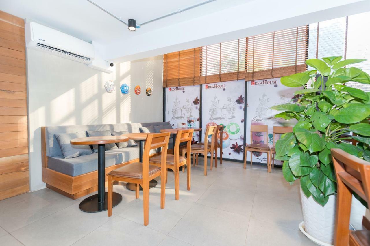 7 Days Premium Hotel Phnom Penh Extérieur photo
