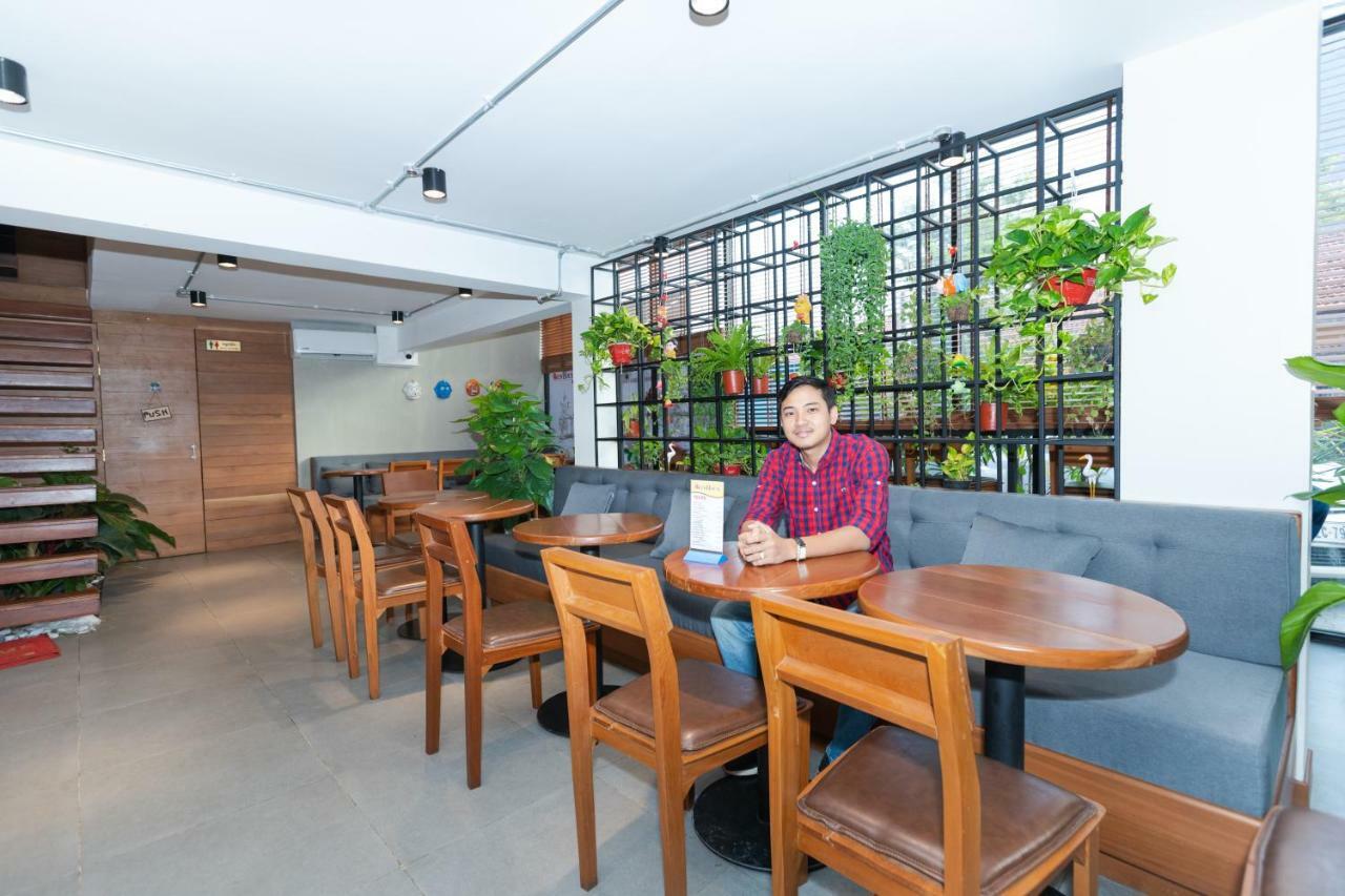 7 Days Premium Hotel Phnom Penh Extérieur photo
